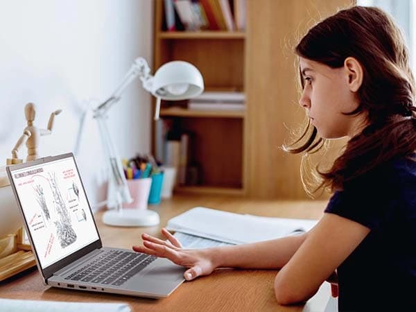 IdeaPad Slim 3i Gen 9 (14" Intel) view 8