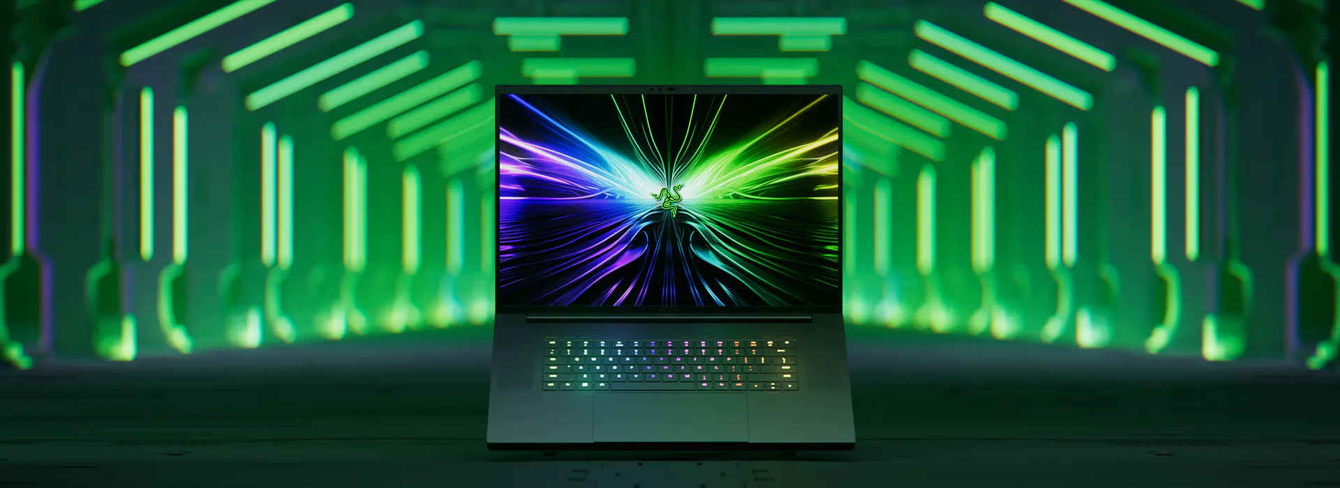 Razer Blade 18 (2024, RTX 4090, 4K 200Hz) — view 1